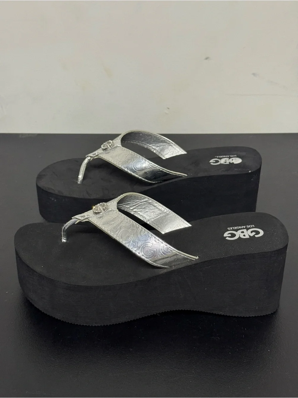 GBG Los Angeles Metallic Silver Platform Black Wedge Flip Flops Sandals